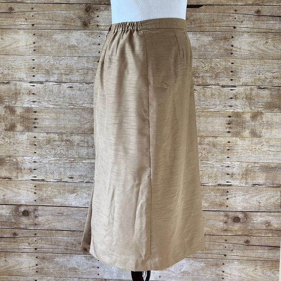 Elegant Size 16W Beige Skirt - Picture 4 of 8